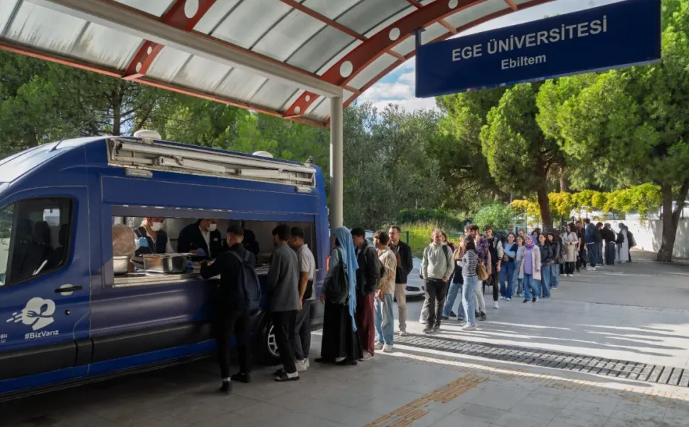 İzmir’de yeni eğitim yılında çocuk ve gençlere beslenme desteği