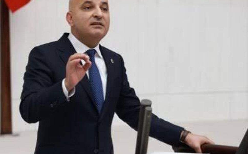 Mahir Polat’tan Onur Emrah Yıldız’ın AK Parti’ye geçişine sert tepki: Çiğli’nin iradesi bir rozetle taşınamaz