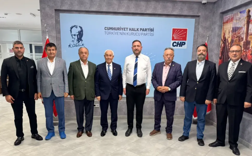 CHP İzmir’de deneyimli il başkanları yeniden sahada