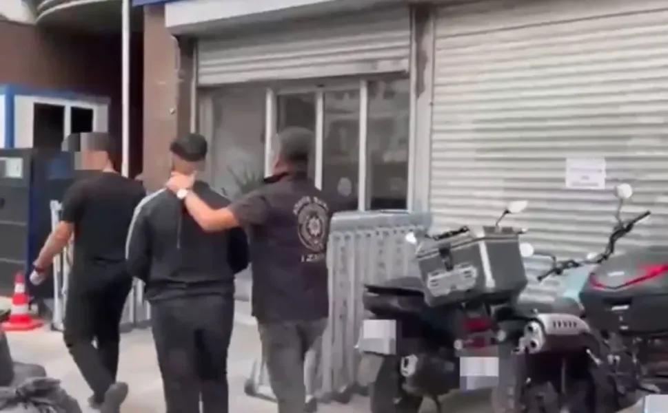 İzmir’de aranan şahıslara şafak operasyonu: 184 kişi yakalandı