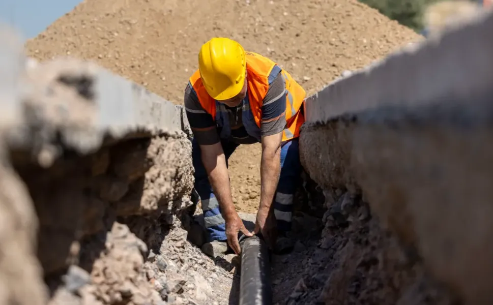 İzmir’in kuzeyinde su altyapısına 147 milyon liralık yatırım: Çalışmalar yüzde 52’ye ulaştı