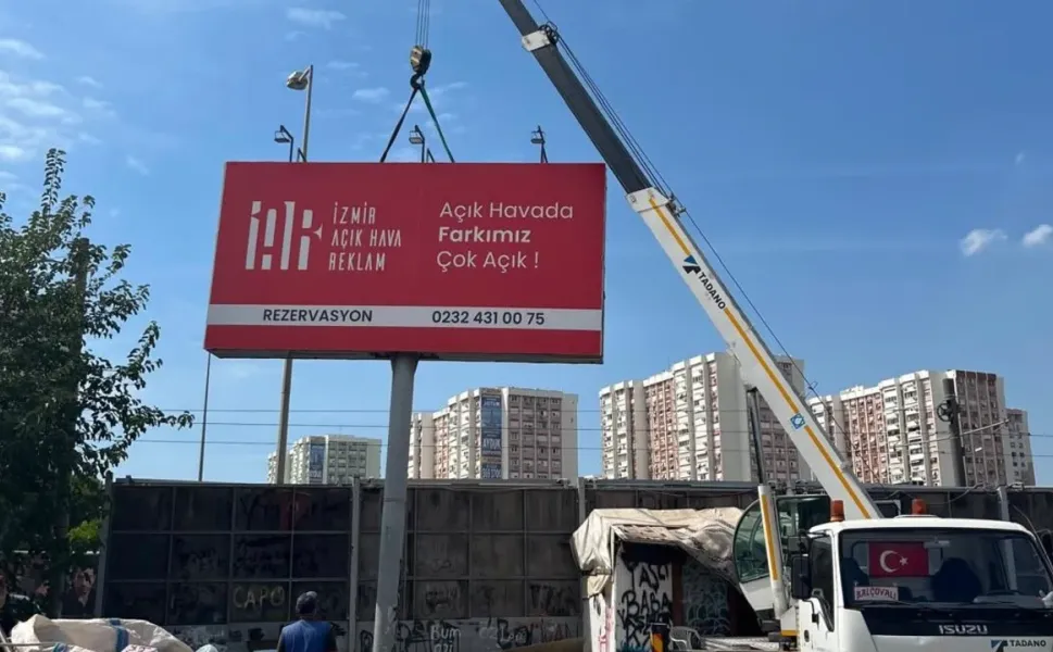 Karşıyaka'daki reklam alanı krizi büyüyor! Büyükşehir'den çok sert açıklama