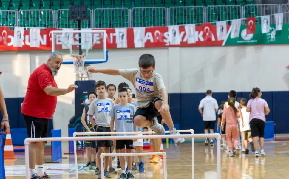 Karşıyaka’nın küçük sporcuları büyük finalde buluştu