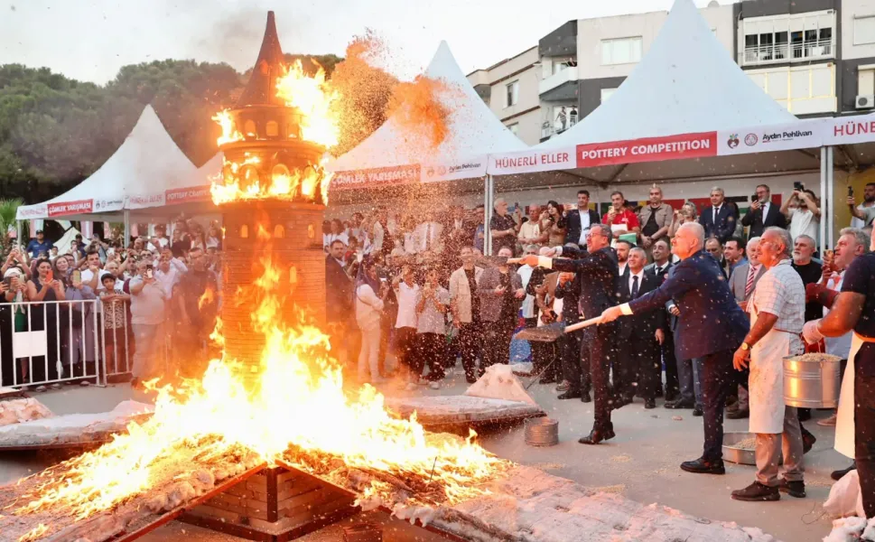 Menemen Çömlek Festivali görkemli bir törenle açıldı