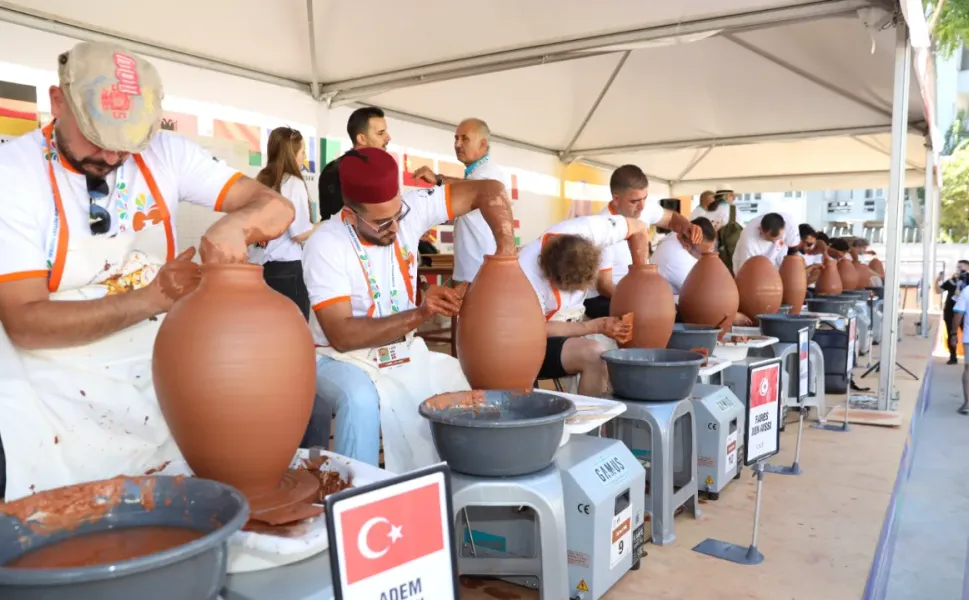 Menemen Çömlek Festivali'nde ustalar yarıştı