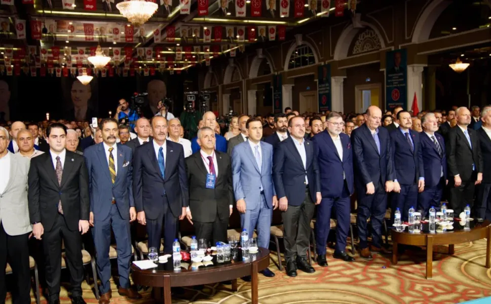 MHP İzmir’de Veysel Şahin yeniden başkan seçildi