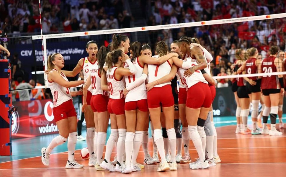 Sinan Erdem’de büyük zafer: Filenin Sultanları yarı finalde