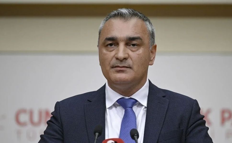 CHP Sözcüsü Müslim Sarı’dan Cemil Tugay açıklaması: Siyasi tutumunun netleşmesini bekliyoruz
