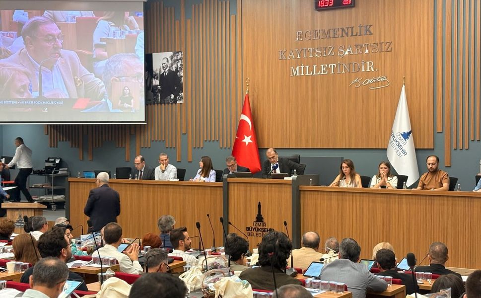 İzmir’de gazetecilere ücretsiz otopark düzenlemesi