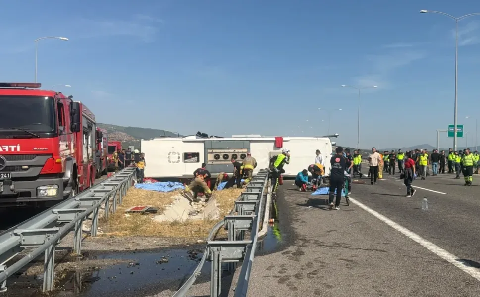 11 kişinin hayatını kaybettiği kazada Vali Özkan yaralıları ziyaret etti