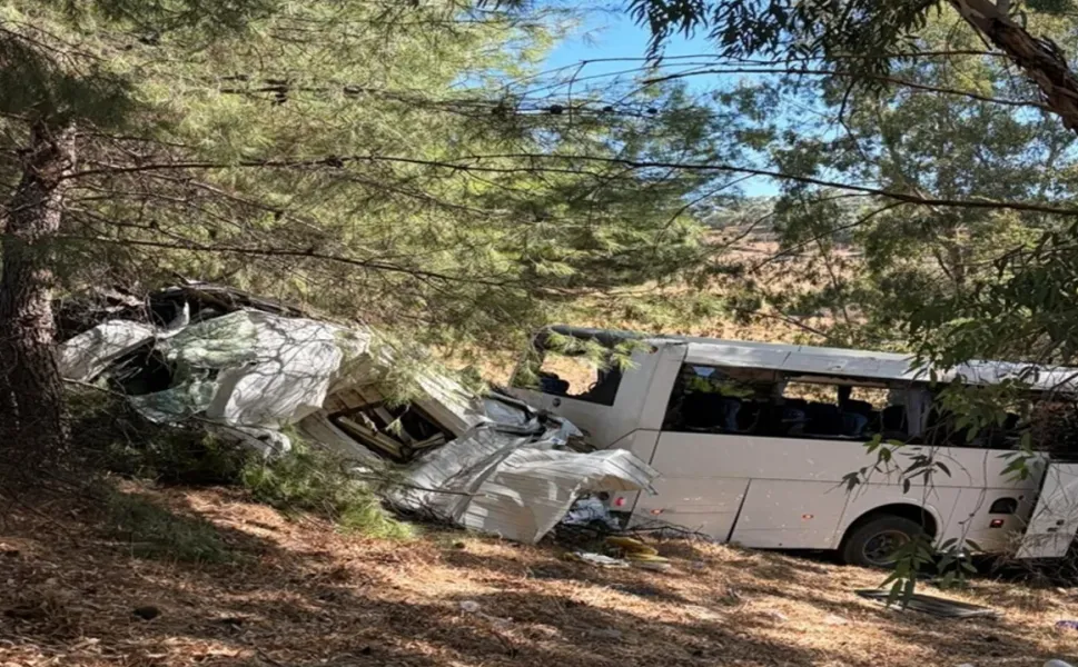 Aydın-İzmir otoyolunda kaza: 2 kardeş öldü, 9 yaralı