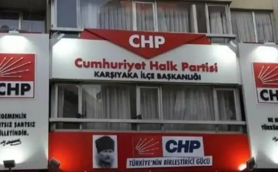 CHP Karşıyaka'da 4 meclis üyesi istifa etti