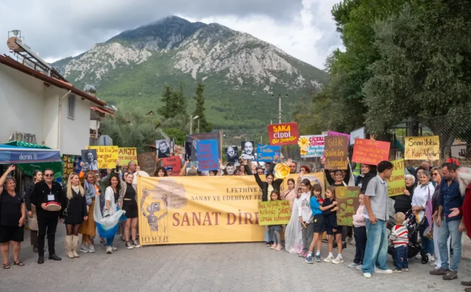 Fethiye Üzümlü'de sanat ve edebiyat festivali coşkusu