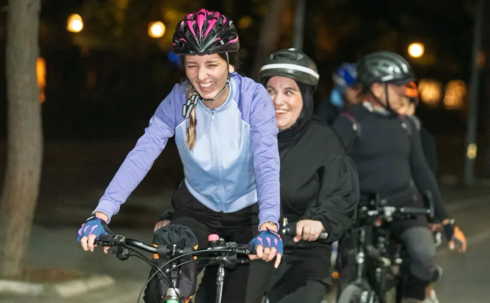 Görme engelliler Kültürpark'ta hayallerine pedal çevirdi