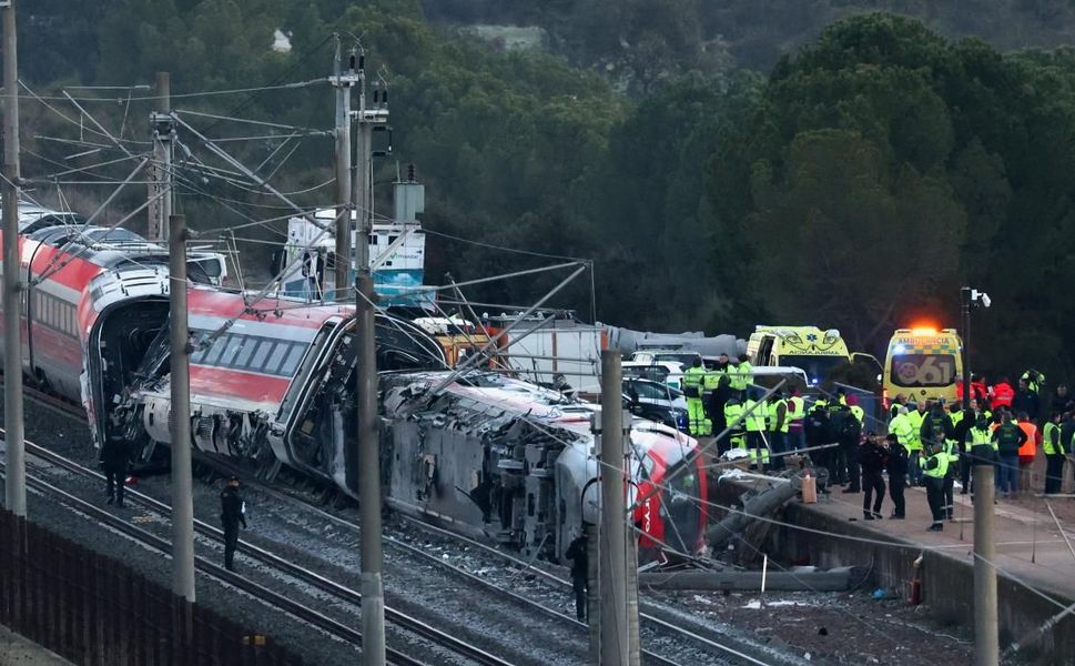 İspanya'daki hızlı tren kazasında ölü sayısı 68'e çıktı: Ulusal yas ilan edildi