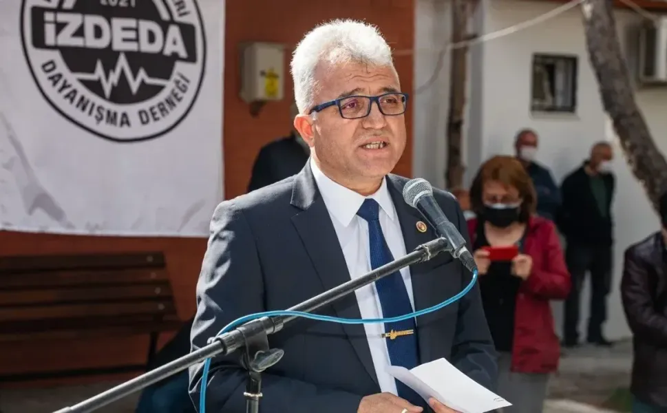İZDEDA'dan bina çökmesi sonrası denetim çağrısı