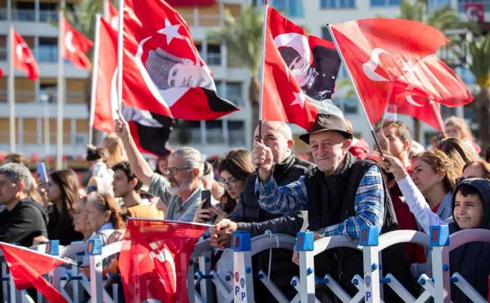 İzmir Cumhuriyet'in 103. yılına hazırlanıyor: Kentte bayram şöleni!