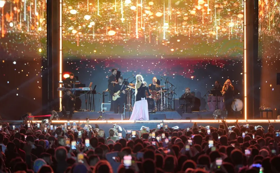 İzmir Kültür Yolu Festivali Demet Akalın ile başladı