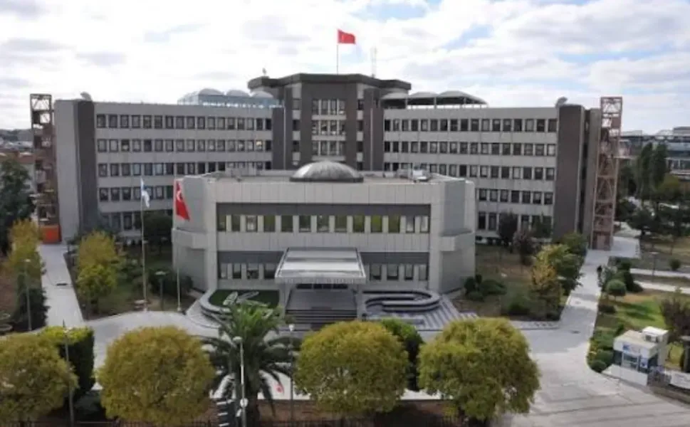 Kadıköy Belediye Başkanı Mesut Kösedağı 30 üyeyle Yeni Parti'ye katıldı