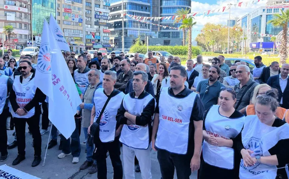 Konak’ta SDT eylemi: Çalışanlar beşinci kez toplandı