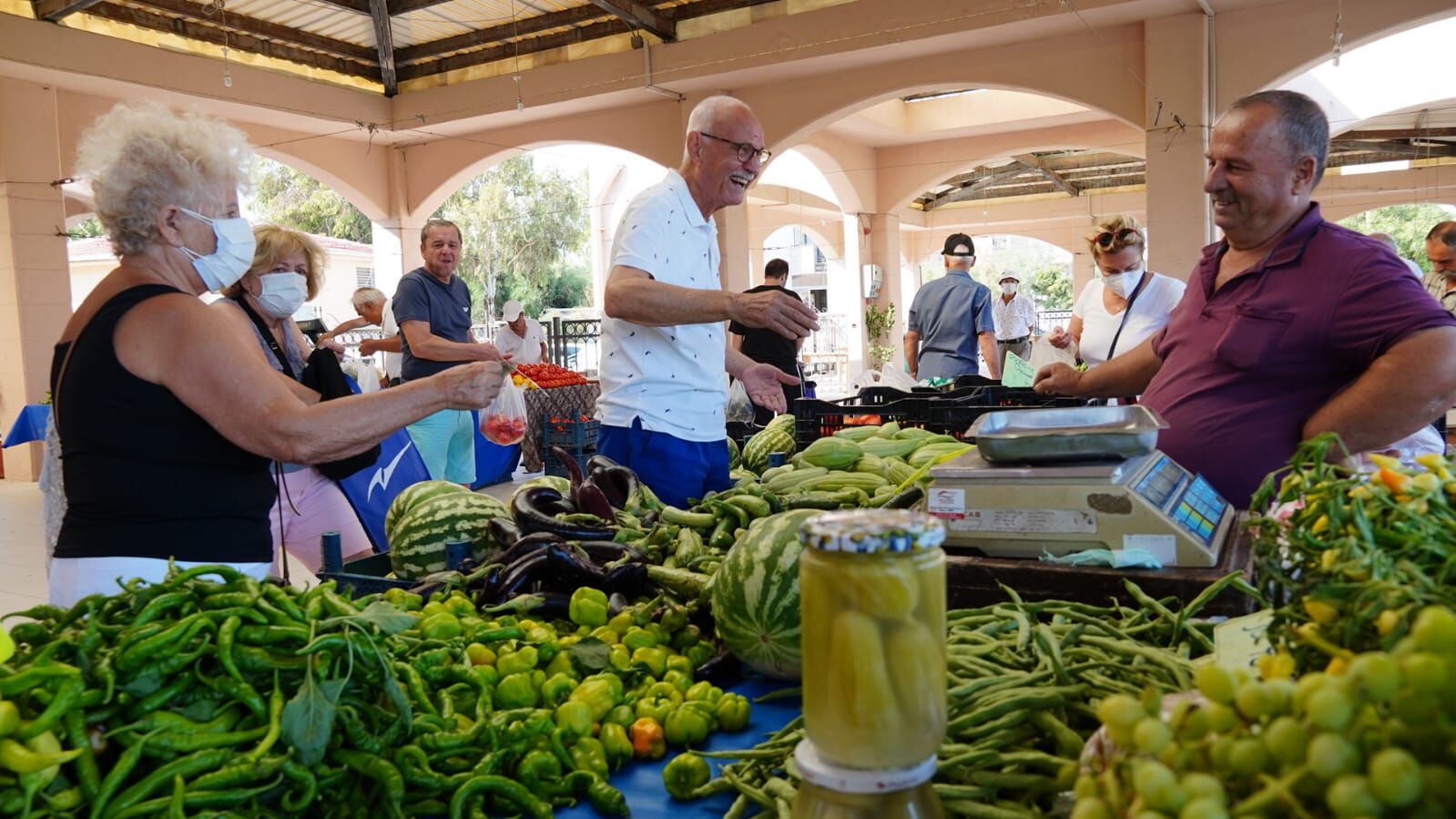 Çeşme'de Tarla'dan Sofraya Üretici Pazarı açılıyor1