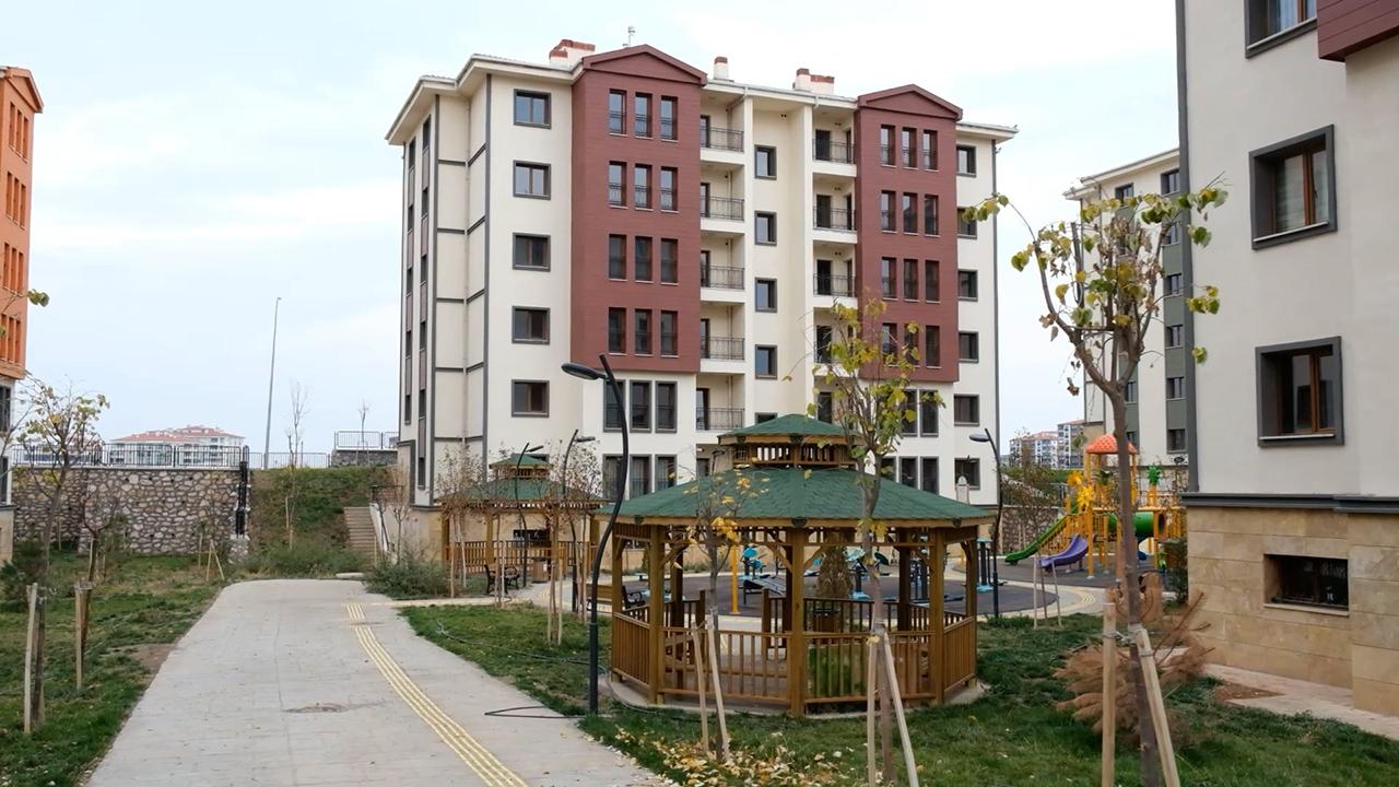 deprem-konutlarinin-illere-ve-koylere-gore-dagilimi-nasil-olacak-konutlarin-ozellikleri-ne  a