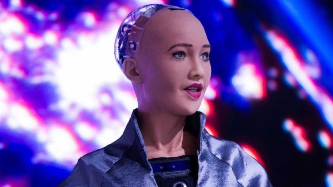 robot-sophia-kim-gercek-mi-hangi-ulke-yapti-robot-sophia-kac-yasinda-robot-sophianin-yarati (6)