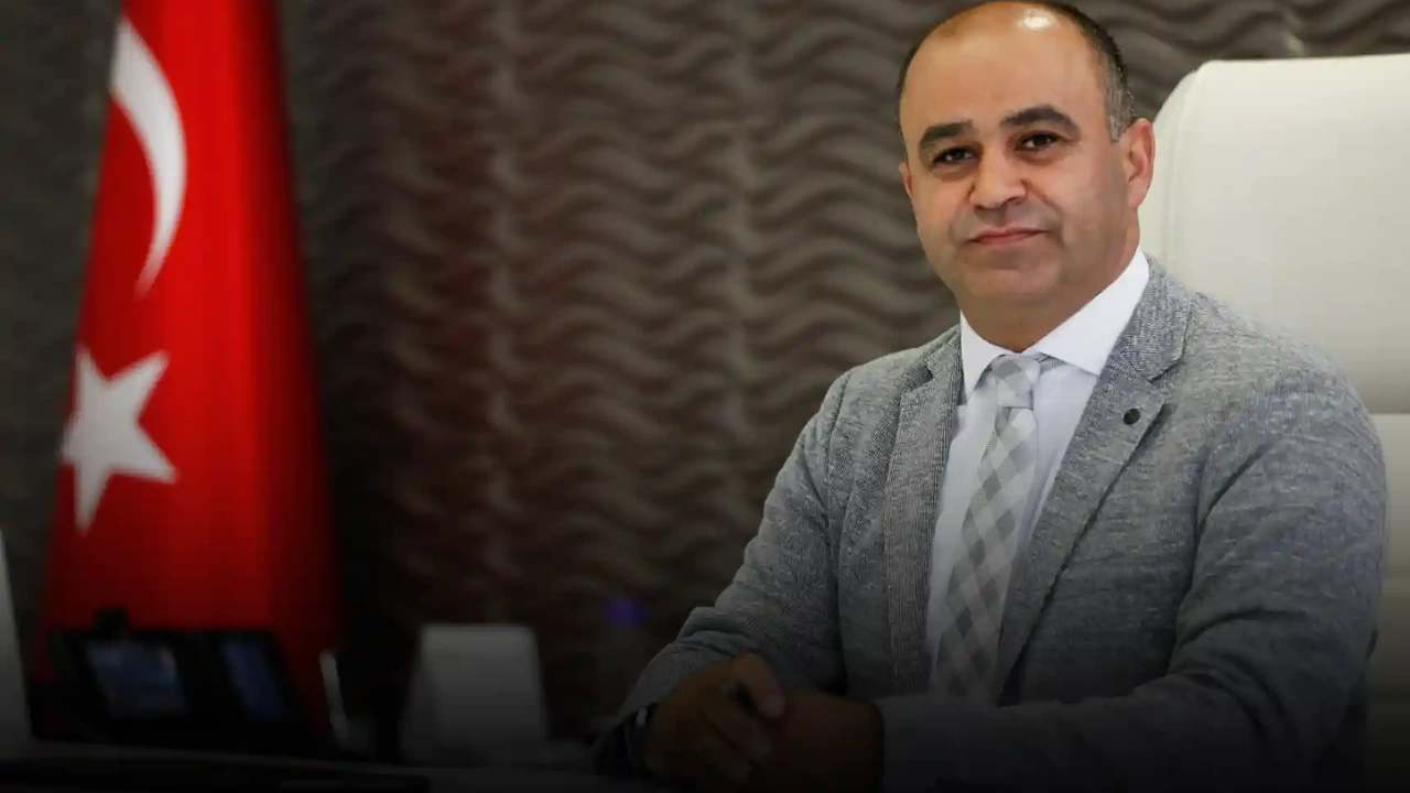 yeni-izmir-il-milli-egitim-muduru-dr-omer-yahsi-nereli-kimdir-kac-yasinda-evli-mi 4