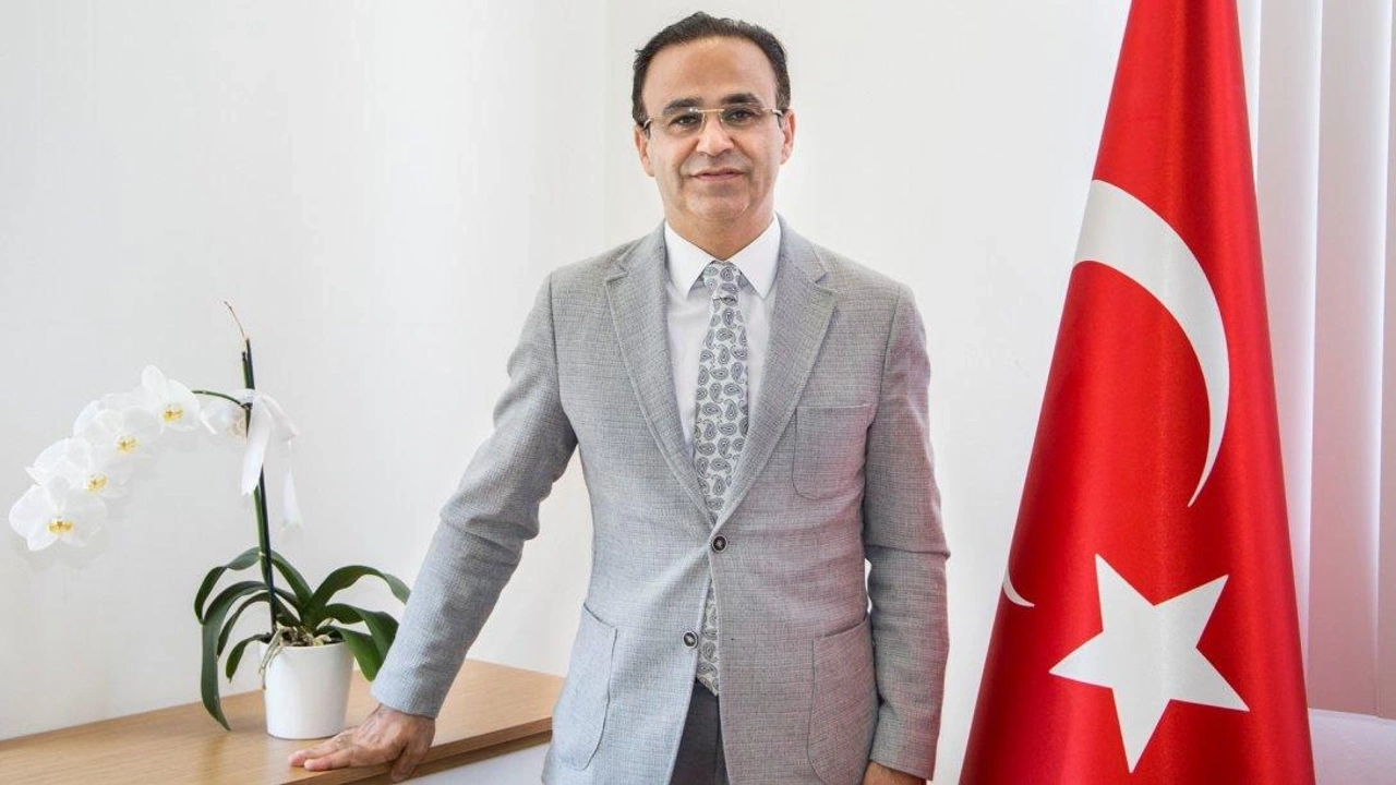 yeni-izmir-il-milli-egitim-muduru-dr-omer-yahsi-nereli-kimdir-kac-yasinda-evli-mi 5