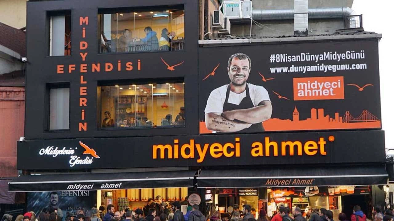 Midyeci Ahmet İzmir’de Lezzetli ve Sıcak Midye Mekanı-1