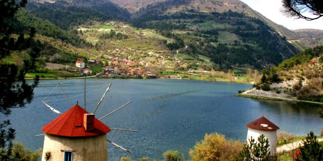 bolunun-en-guzel-14-golu-bolunun-doga-harikasi-gollerini-gezmeye-doyamayacaksiniz (5)