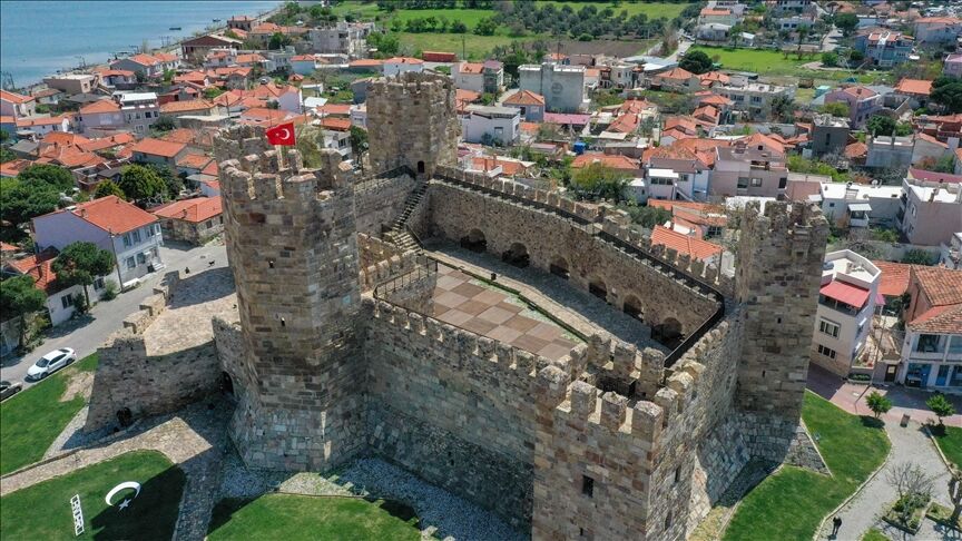 candarli-kalesi-ne-zaman-insa-edildi-candarli-kalesine-nasil-gidilir-canda (4)