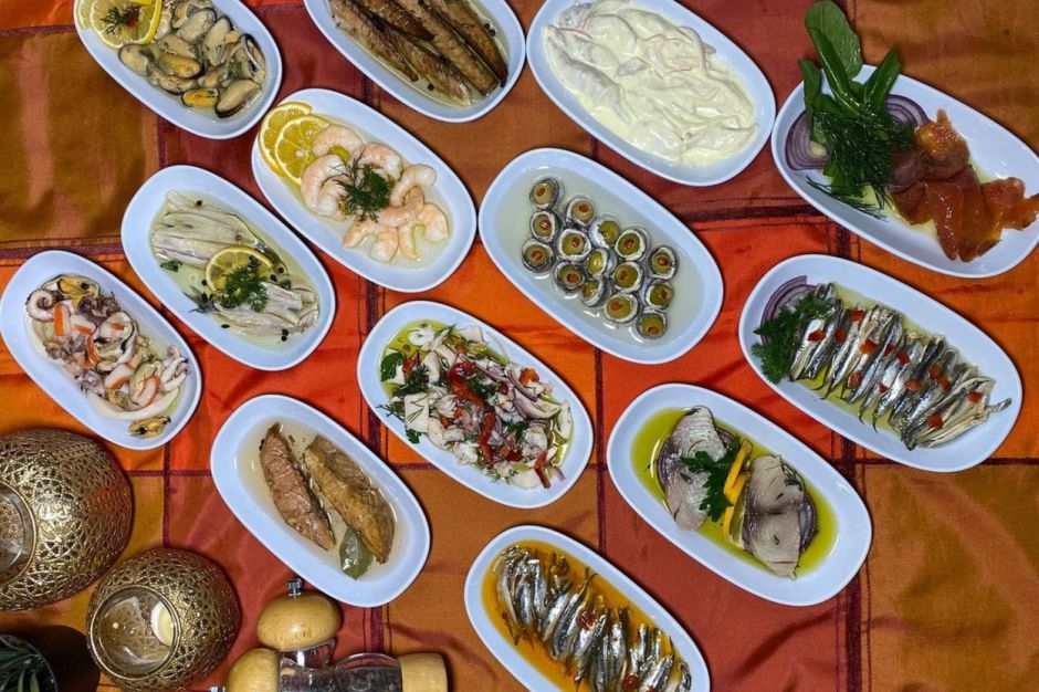 ege-mutfagi-taze-malzemeler-ve-zeytinyagi-ile-lezzet-soleni (3)-1