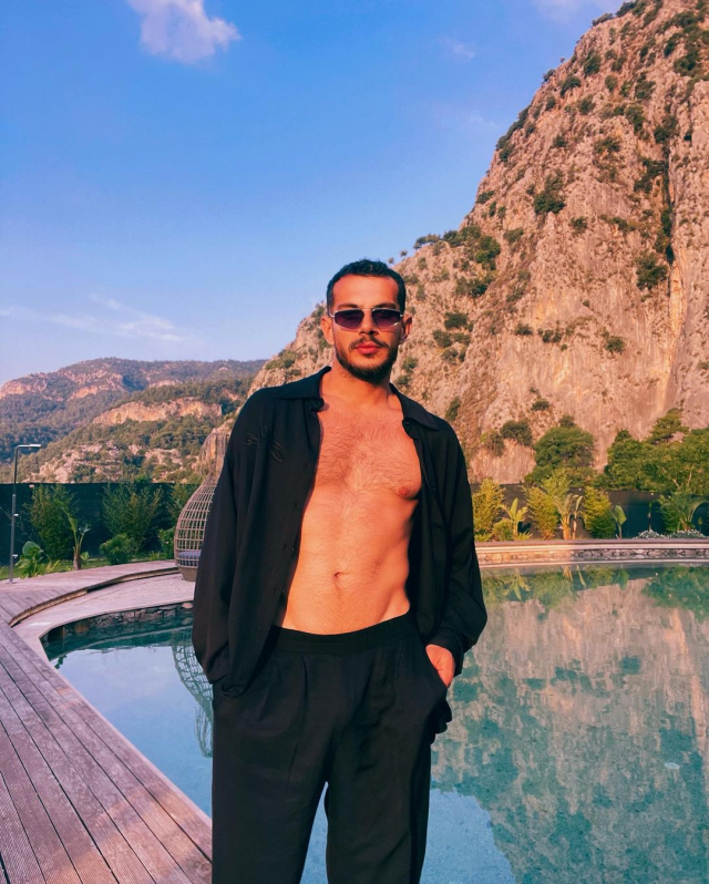 fenomen-arda-bektas-sessizligini-bozdu-kerimcan-durmazin-asistani-tarafindan-saldiriya-ugradi7