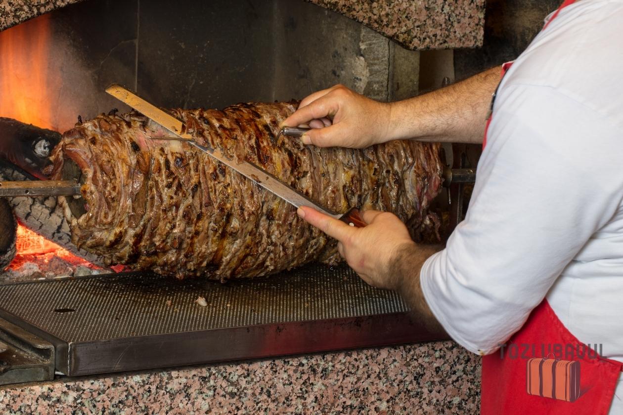 izmir-cag-kebabi-nerede-yenir-cag-kebabini-en-lezzeti-yapan-mekan-neresidir-lezzetin-dorukl (5)