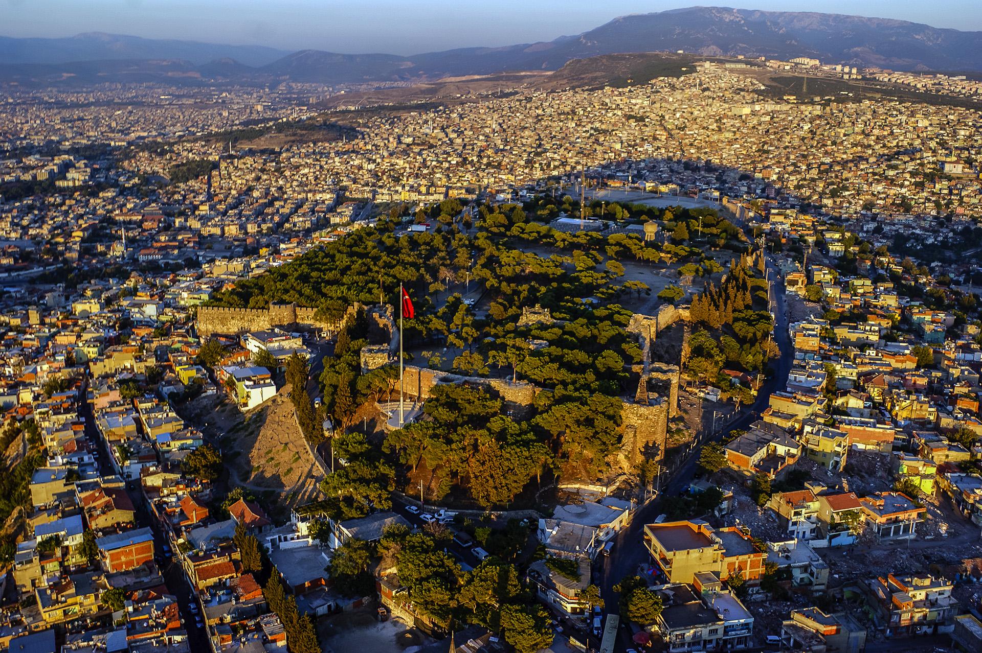 izmirde-deniz-sezonunu-kapatanlara-tavsiyeler-sonbaharda-bu-tarihi-mekanlari-ziyaret-edi (1)-1
