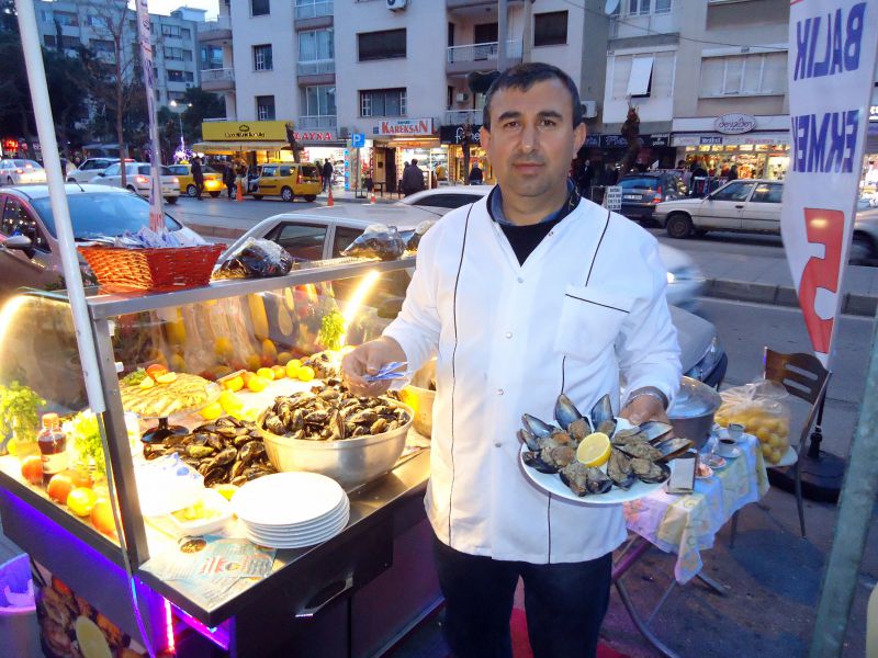 İzmir'de Midye Tutkunlarına Tavsiye Mekânlar! İzmir’de Midye Nerede Yenir En Temiz ve En uygun İzmir’de Nerede Yenir