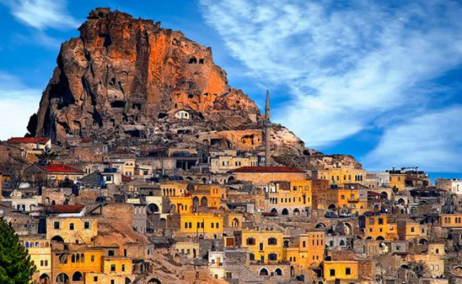 kapadokyanin-tas-sehri-uchisar-uchisarin-tarihi-guzellikleri-nerededir-uchisara-nasil-gidil (2)