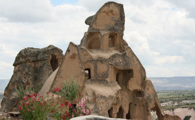 kapadokyanin-tas-sehri-uchisar-uchisarin-tarihi-guzellikleri-nerededir-uchisara-nasil-gidil (6)
