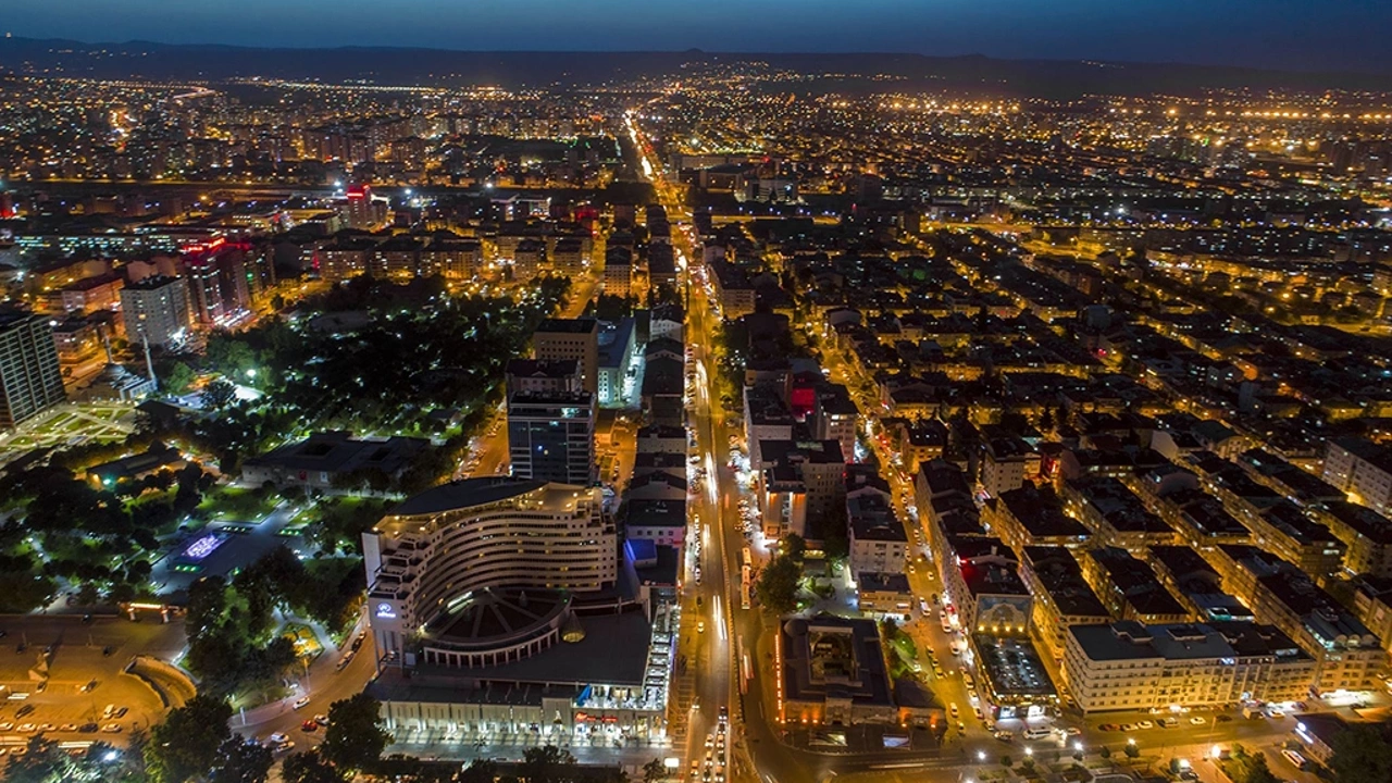 kayseri-gezilecek-yerler-neresidir-kayseride-ne-yenir-kayserinin-gidilecek-tarihi-mekanlari (1)-1