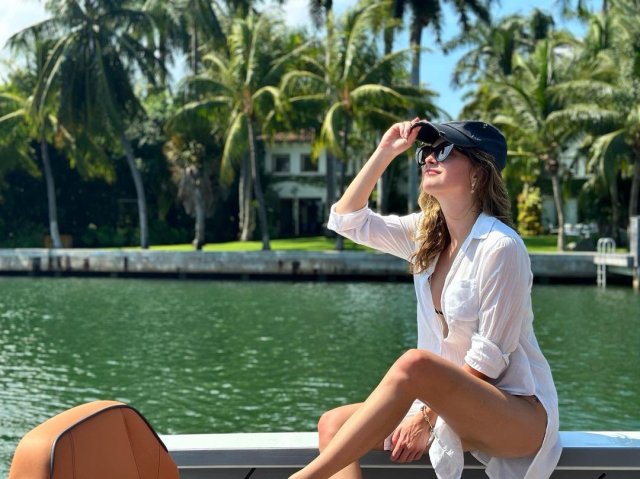 melis-sezenden-bikinili-yaz-bitmedi-pozlari1