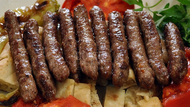 odemis-kofte-nerede-yenir-odemis-koftesinin-sirri-nedir-odemis-koftesi-neden-bu-kadar-meshu (3)