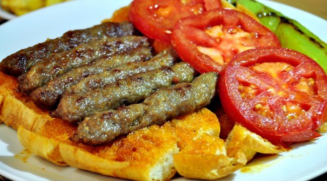 odemis-kofte-nerede-yenir-odemis-koftesinin-sirri-nedir-odemis-koftesi-neden-bu-kadar-meshu (4)