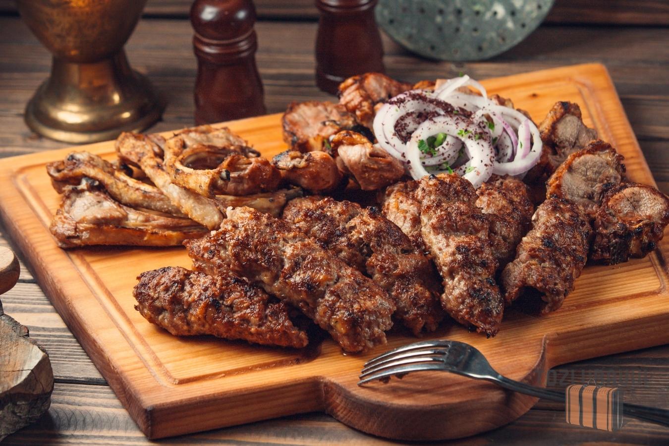 odemis-kofte-nerede-yenir-odemis-koftesinin-sirri-nedir-odemis-koftesi-neden-bu-kadar-meshu (5)