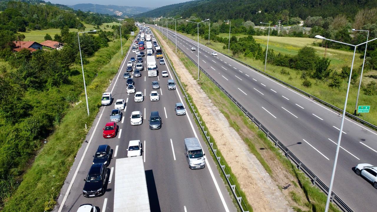 Bu yolu kullananların dikkatine... Anadolu otoyolu 45 gün boyunca trafiğe kapatıldı!