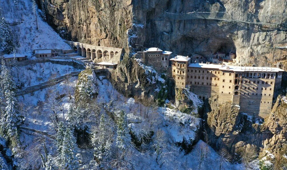 sumela-manastiri-nerededir-sumela-manastiri-icindeki-tarihi-guzellikler-nelerdir-sumela-manastiri-trabzon  3