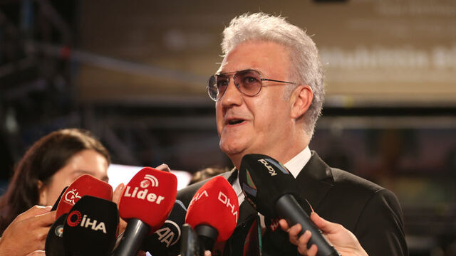 tamer-karadagli-sansurun-yaninda-bakanligimizin-aldigi-kararin-arkasindayiz1