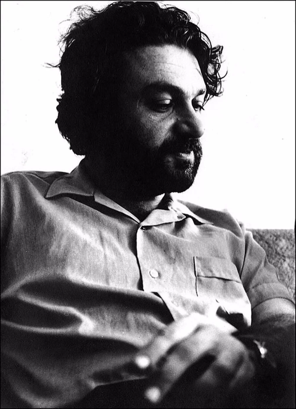 turk-edebiyatinin-usta-isimlerinden-oguz-atay-kimdir-hayati-sanat-anlayisi-ve-eserleri-nele (1)-1