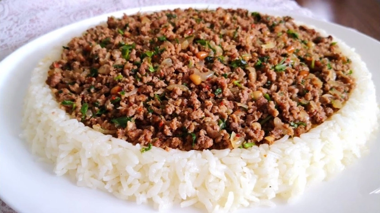 yemege-misafir-mi-var-diyarbakirin-essiz-lezzeti-duvakli-pilav-nasil-yapilir-1