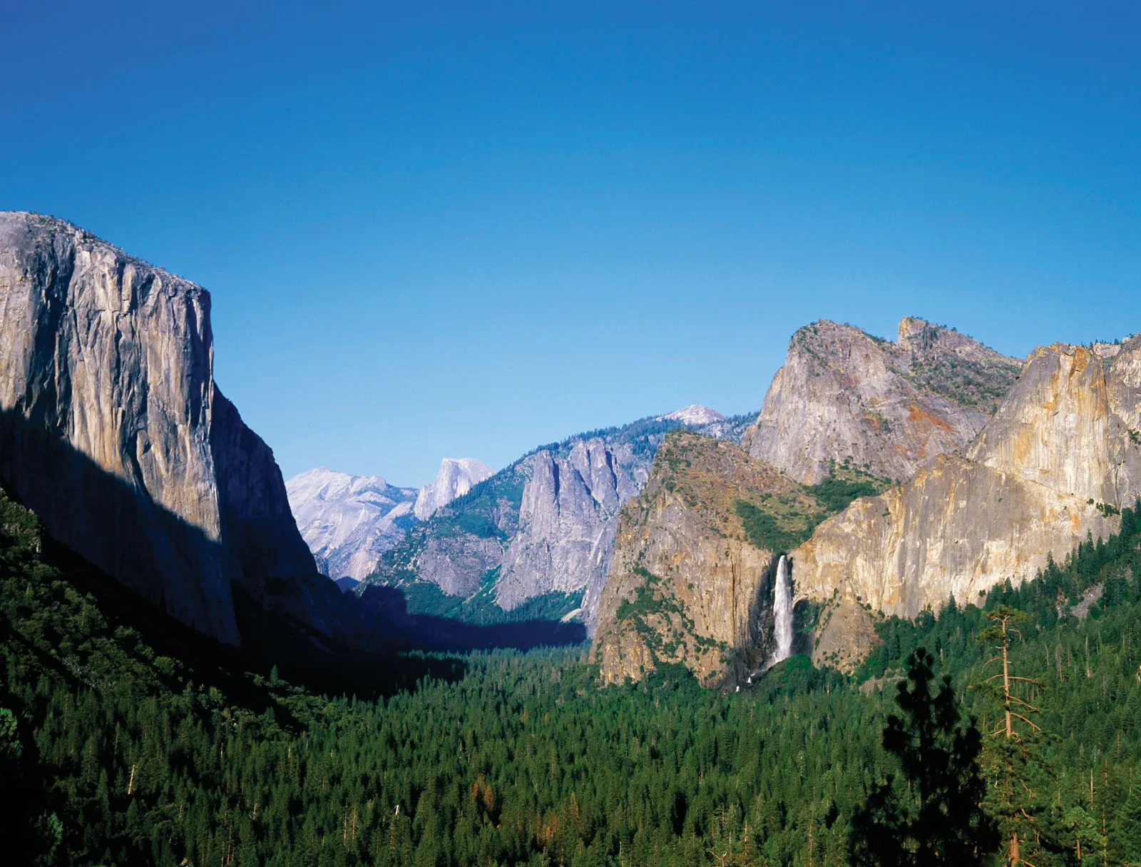 yosemite-ulusal-parki-dogaseverlerin-gozdesi-doganin-en-guzel-yansimasi (1)